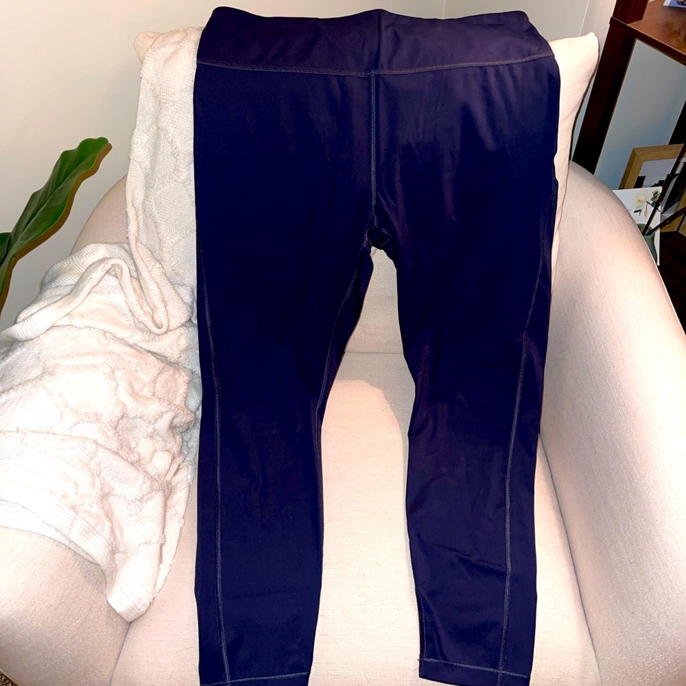 Athleta Ultimate Stash Pocket 7/8 Tight
